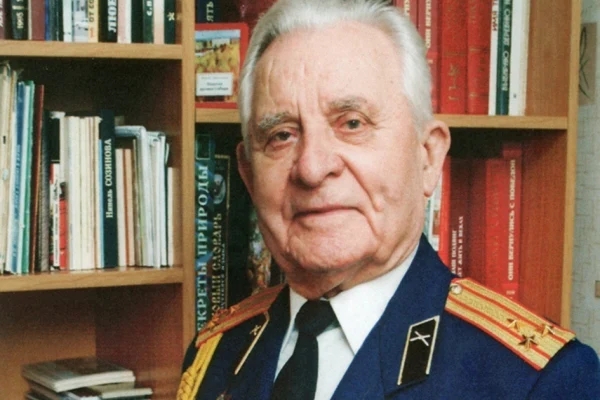 Герой Советского Союза Дмитрий Алексеевич Бакуров: воспоминания, библиография