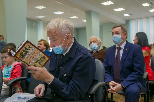Более 100 мероприятий, 15 писателей и более 5000 посетителей – таковы результаты международного фестиваля «Книжная Сибирь»