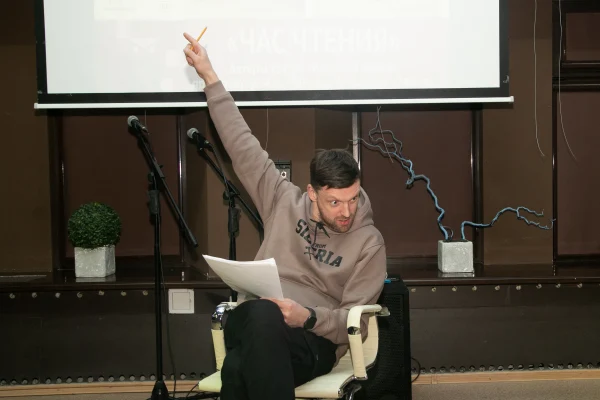 В библиотеке прошел «Час чтения», посвященный Дню защитника Отечества