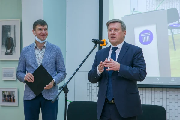 Более 100 мероприятий, 15 писателей и более 5000 посетителей – таковы результаты международного фестиваля «Книжная Сибирь»