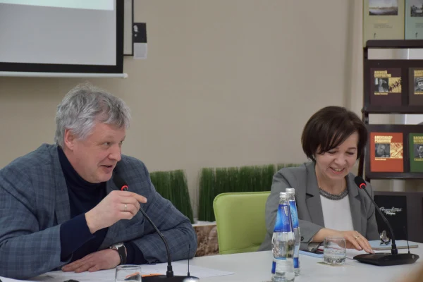 Сотрудники НГОНБ принимают участие в мероприятиях фестиваля книги «Издано на Алтае»